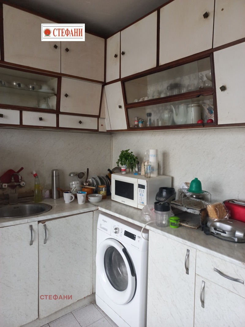 Продава  3-стаен град Русе , Възраждане , 84 кв.м | 42198872 - изображение [2]