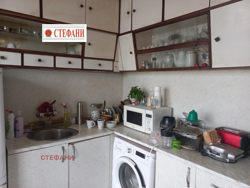 In vendita  2 camere da letto Ruse , Vazragdane , 84 mq | 42198872