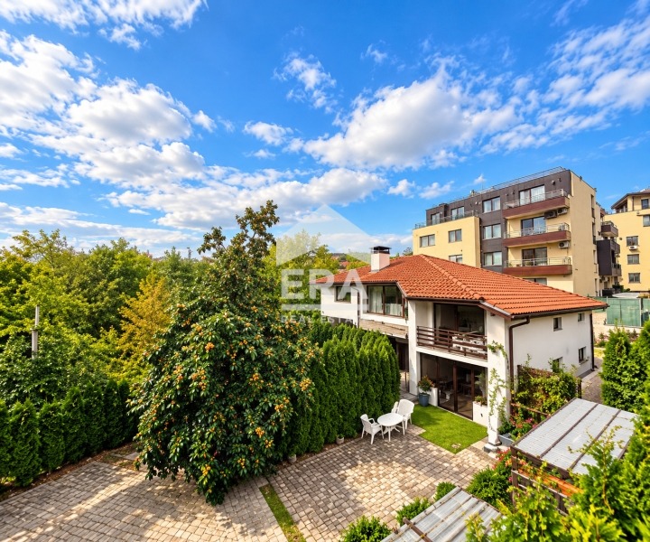 Продава КЪЩА, гр. Варна, Изгрев