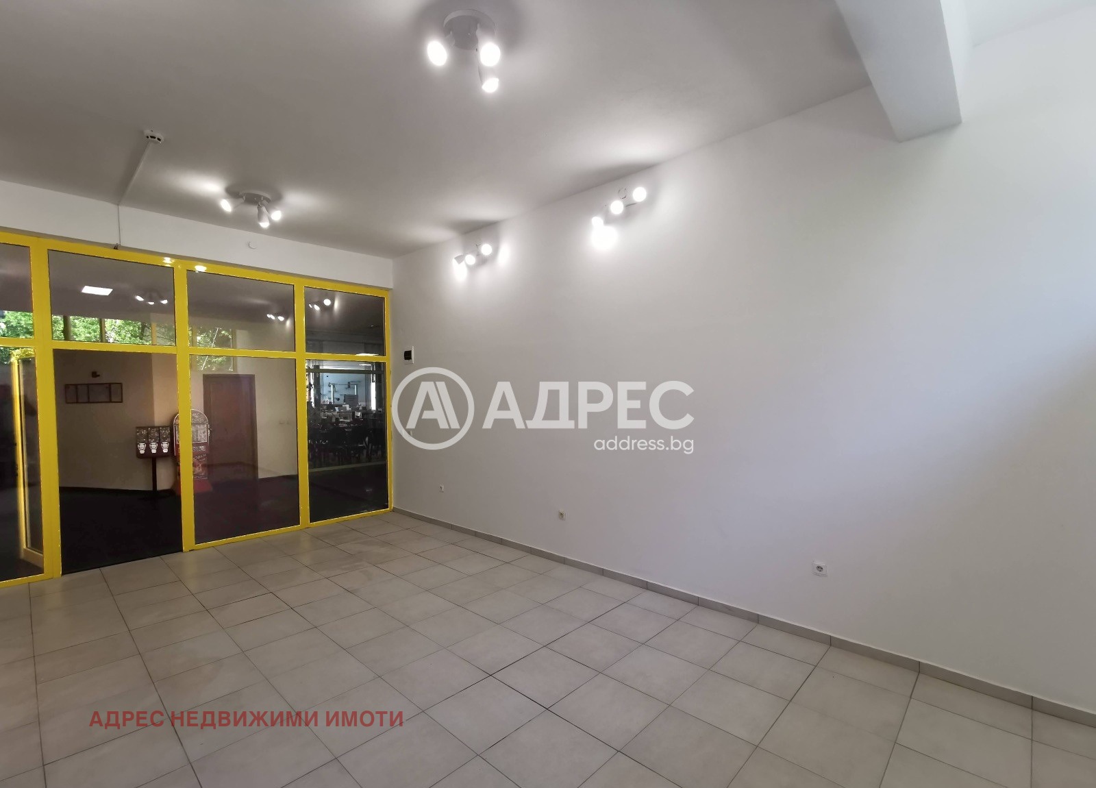 Продава МАГАЗИН, гр. Велико Търново, Бузлуджа, снимка 2 - Магазини - 51969304