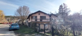 Maison Roudartsi, région Pernik 1