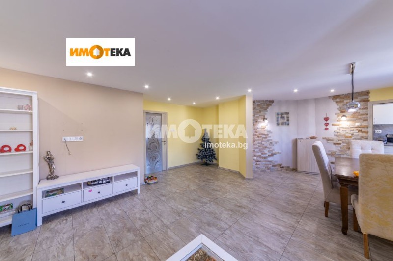 Продава 3-СТАЕН, гр. Варна, Операта, снимка 2 - Aпартаменти - 47460048