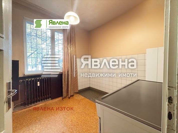 Продава 3-СТАЕН, гр. София, Яворов, снимка 2 - Апартаменти - 54569115