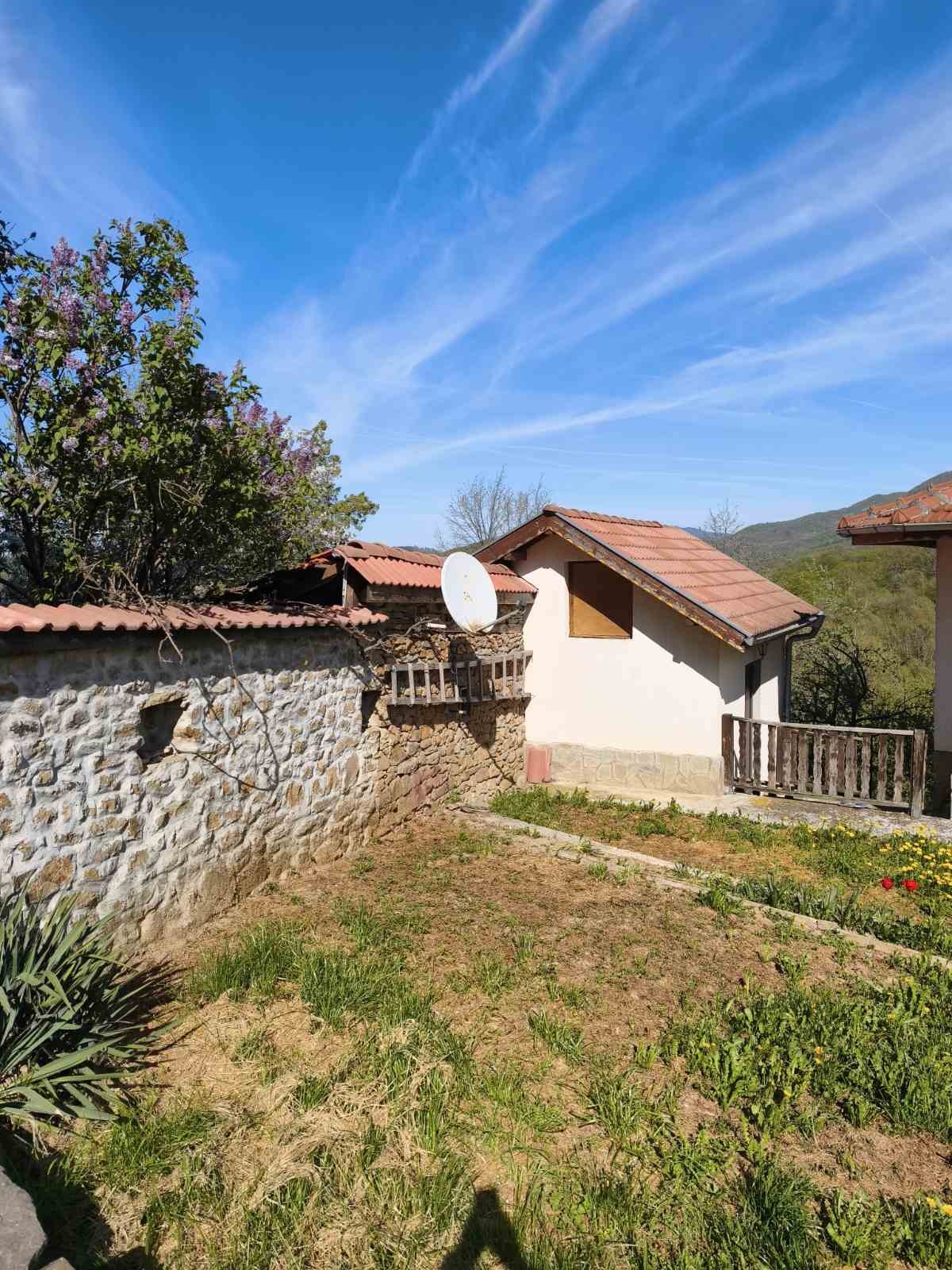 Продава КЪЩА, с. Орешак, област Ловеч, снимка 4 - Къщи - 54376593