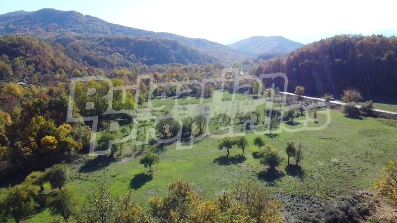 Продава ПАРЦЕЛ, с. Скандалото, област Ловеч