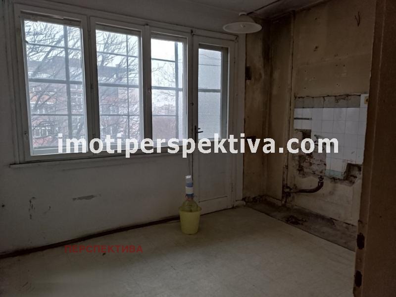 For Sale  1 bedroom Plovdiv , Tsentar , 64 sq.m | 52719707 - image [2]