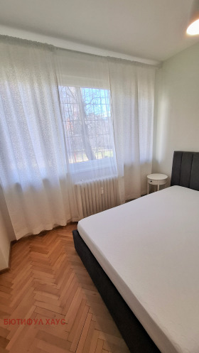 1 quarto Iztok, Sofia 12