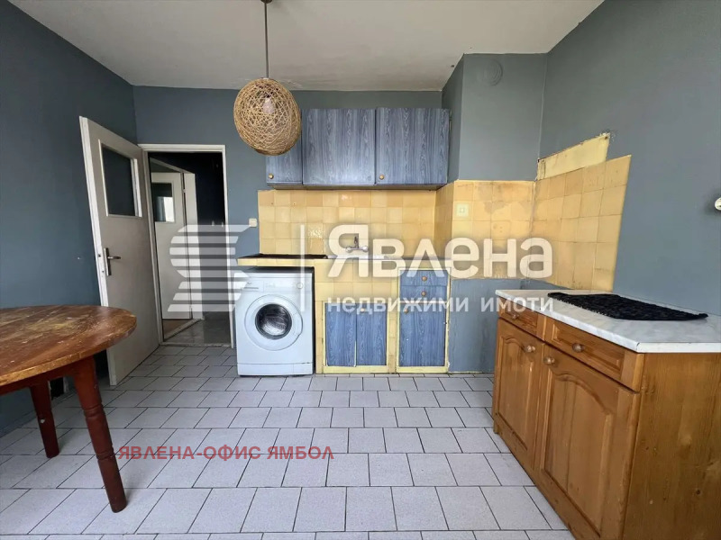 Продава  2-стаен град Ямбол , Хале , 61 кв.м | 72001867