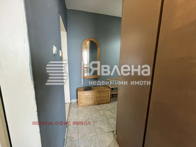 Продава  2-стаен град Ямбол , Хале , 61 кв.м | 72001867 - изображение [13]