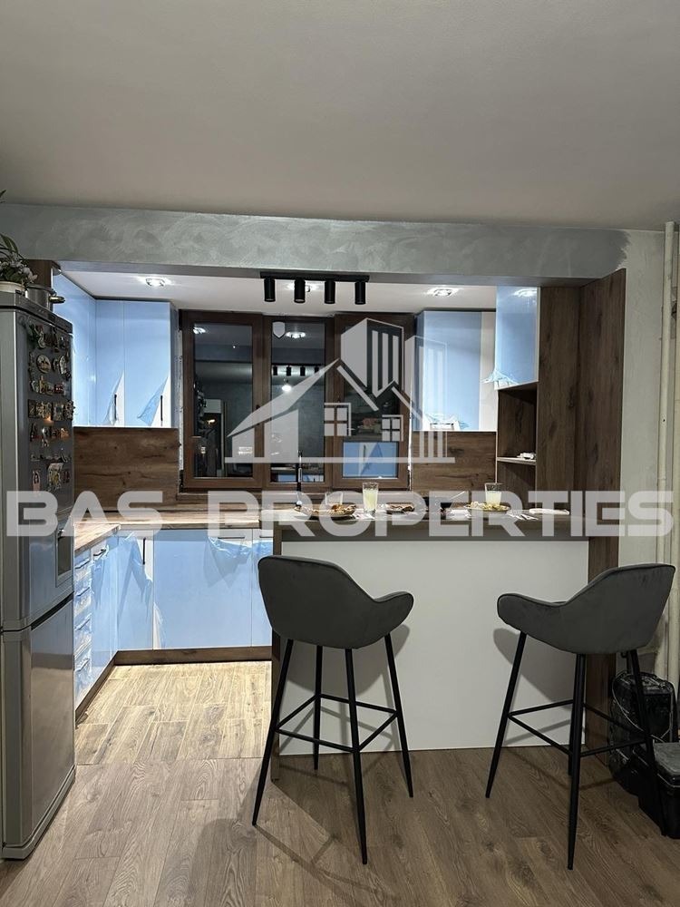 Продава 3-СТАЕН, гр. София, Света Троица, снимка 2 - Апартаменти - 53618358