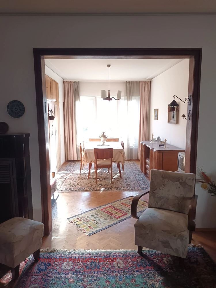 Продава МНОГОСТАЕН, гр. София, Център, снимка 2 - Апартаменти - 56127440