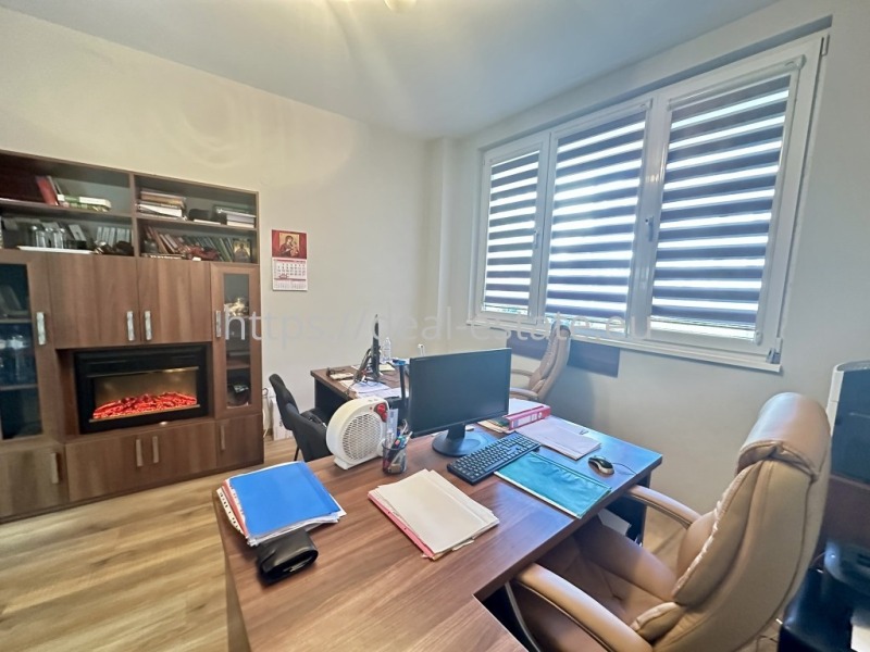 Na prodej  Kancelář Blagoevgrad , Idealen centar , 23 m2 | 75767595