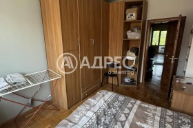 Продава 2-стаен град София Център - [1] 
