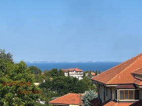 Huis m-t Manastirski rid, Varna