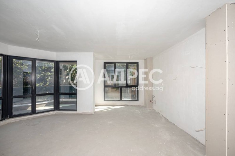 À venda  1 quarto Plovdiv , Mladejki Halm , 73 m² | 76599904