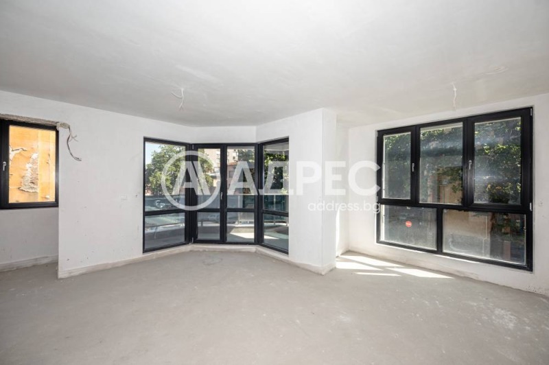 À venda  1 quarto Plovdiv , Mladejki Halm , 73 m² | 76599904 - imagem [2]