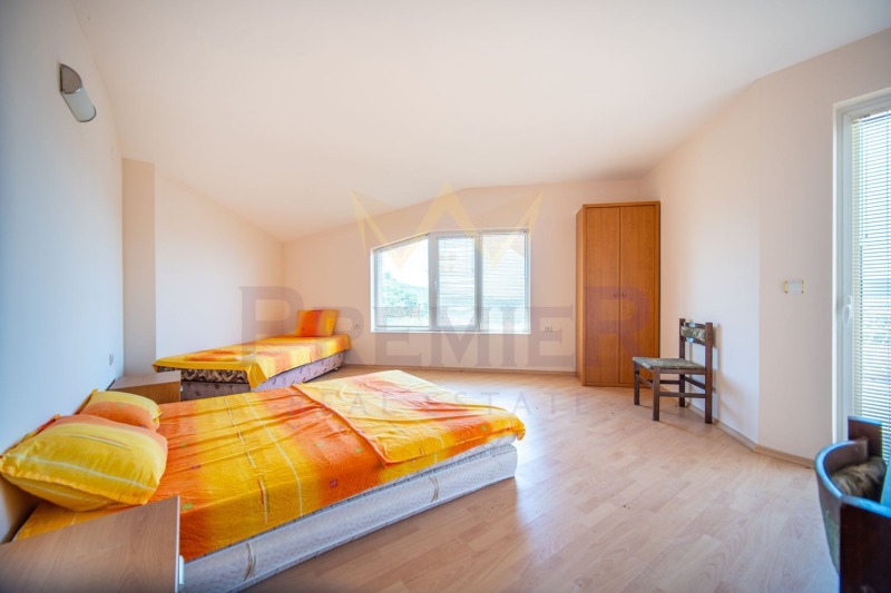 Продава КЪЩА, гр. Балчик, област Добрич, снимка 10 - Къщи - 53085958