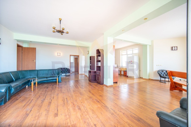 Продава КЪЩА, гр. Балчик, област Добрич, снимка 3 - Къщи - 53085958