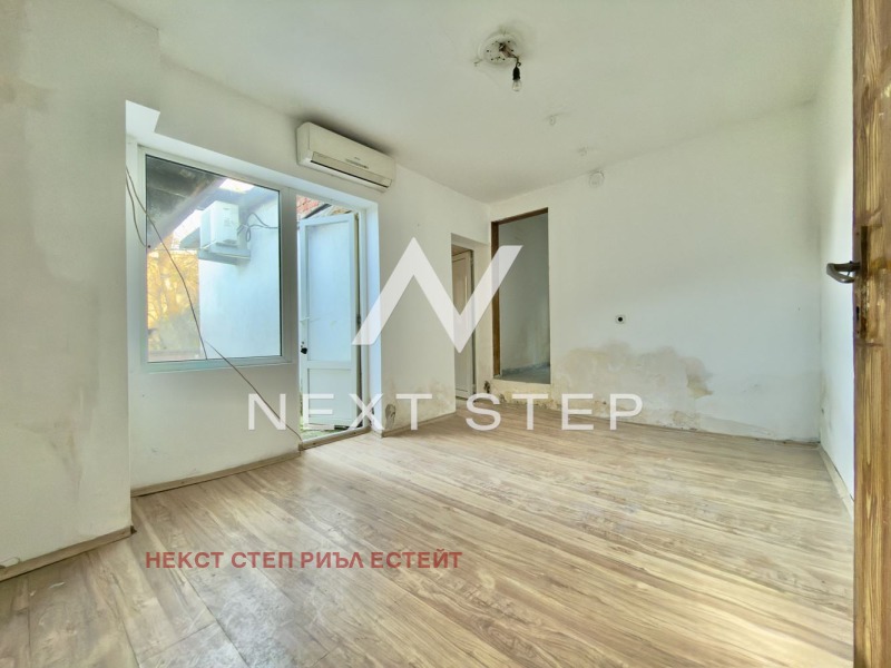 Продава КЪЩА, гр. Пловдив, Център, снимка 2 - Къщи - 53123464