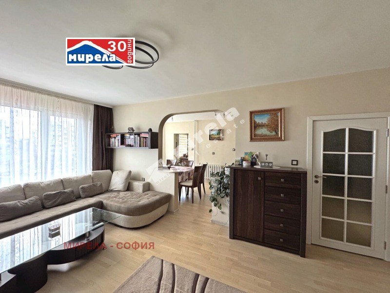 Продава 4-СТАЕН, гр. София, Люлин - център, снимка 2 - Апартаменти - 52467734