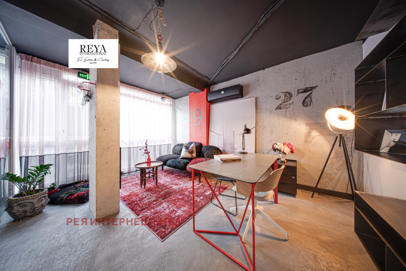 Продава  Магазин град София , Център , 220 кв.м | 92979736