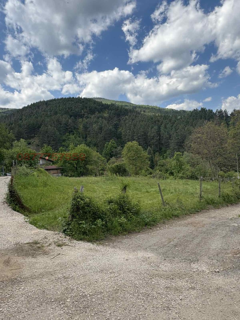 Eladó  Cselekmény régió Sofia , Rebrovo , 1400 négyzetméter | 42494127