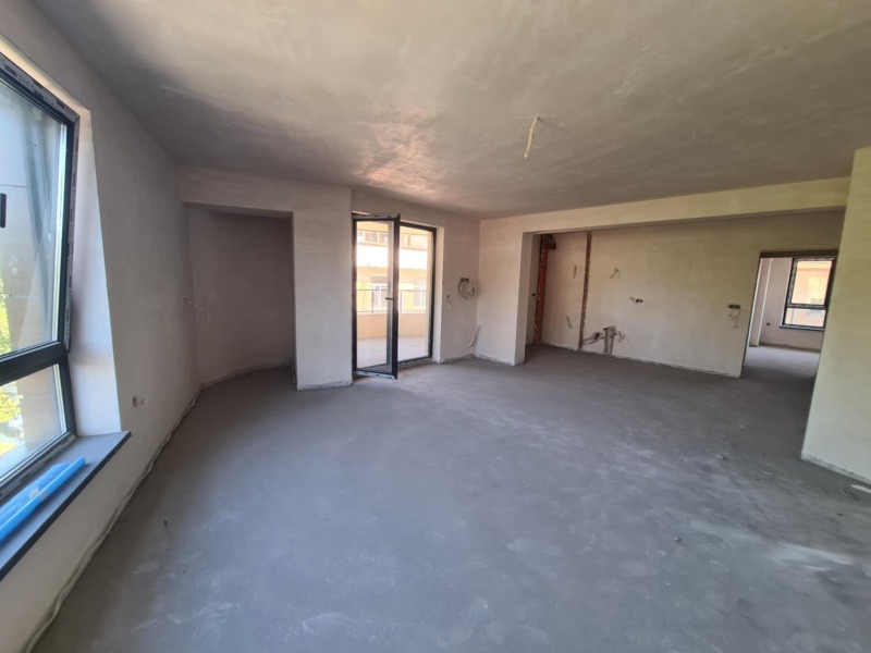 Продава 3-СТАЕН в град Хасково, Училищни - 112 кв.м / 134 400 € » 262 863.55 лв., ИМОТИ-МИРА