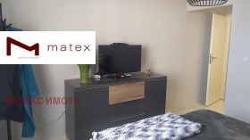 3-стаен град Варна, Колхозен пазар 9