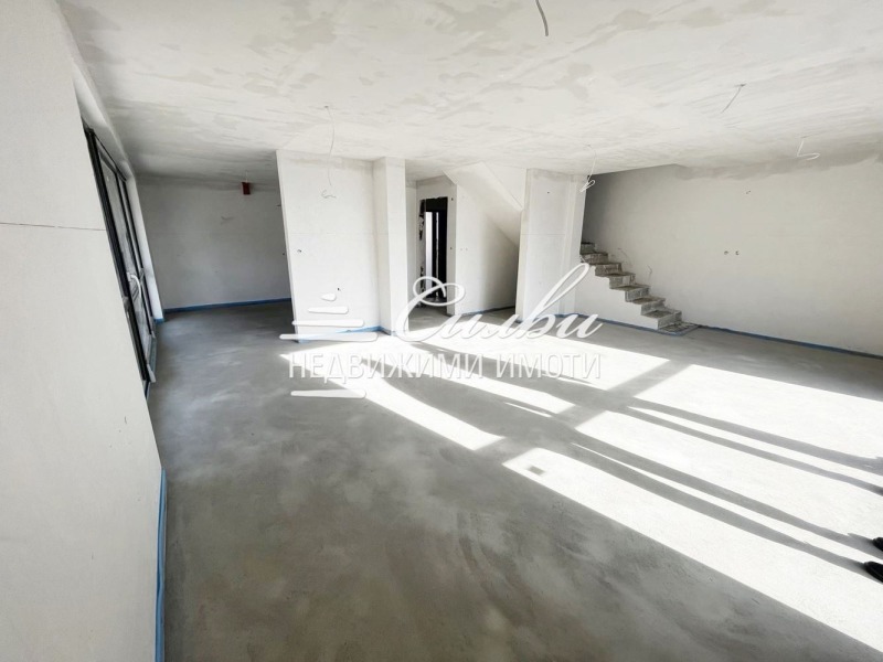 Продава КЪЩА, гр. Шумен, 2-ри корпус, снимка 2 - Къщи - 52969737