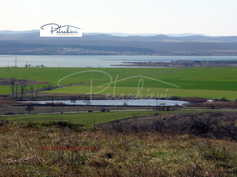 Продава ПАРЦЕЛ, с. Черни връх, област Бургас