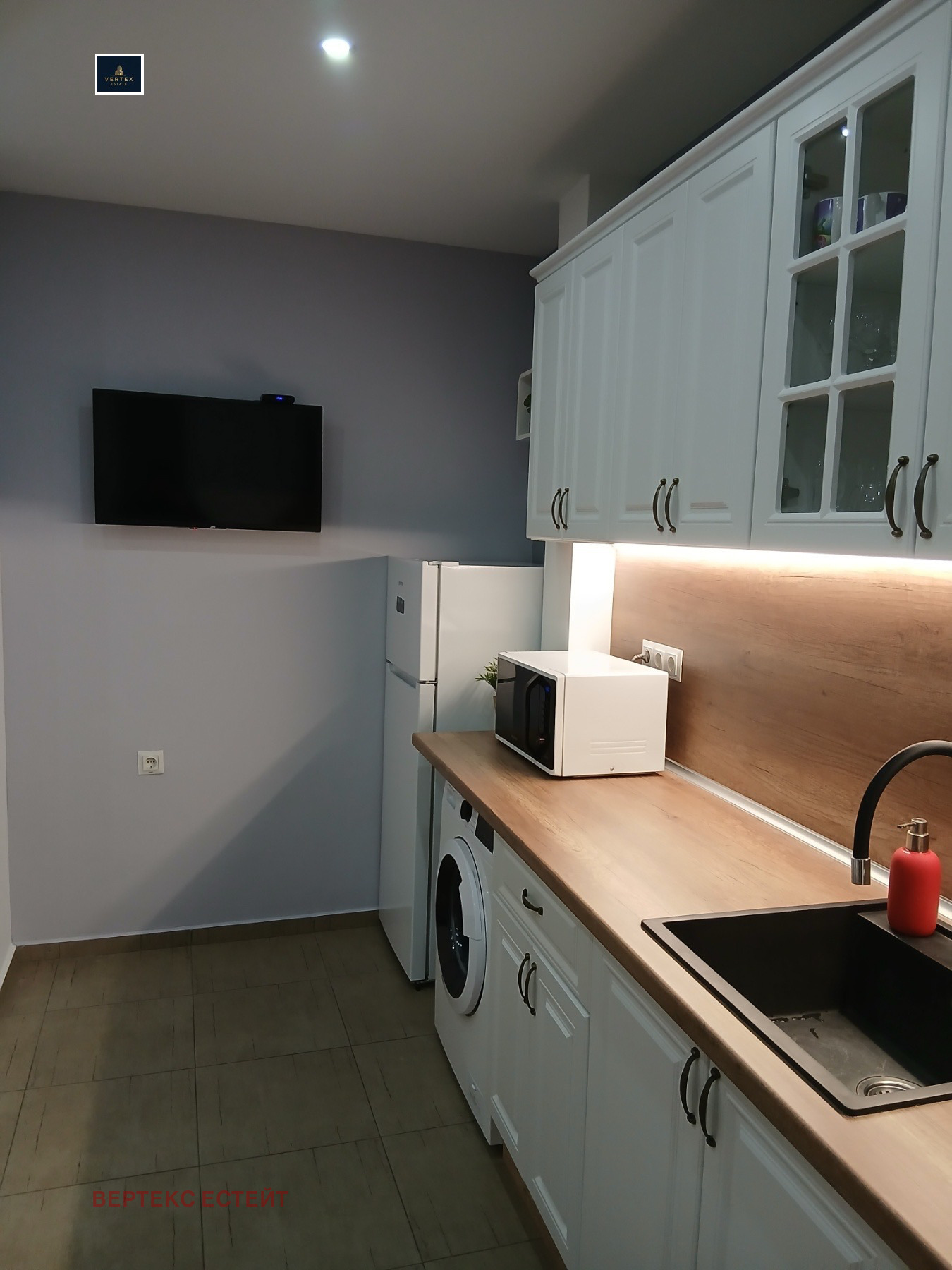 Продава 3-СТАЕН, гр. Велико Търново, Колю Фичето, снимка 2 - Апартаменти - 55226225