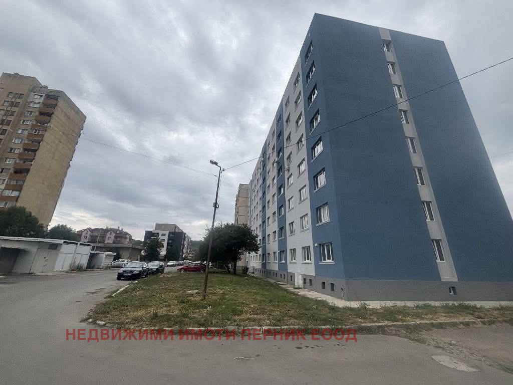 Продава 1-СТАЕН, гр. Перник, Изток, снимка 2 - Апартаменти - 54423034