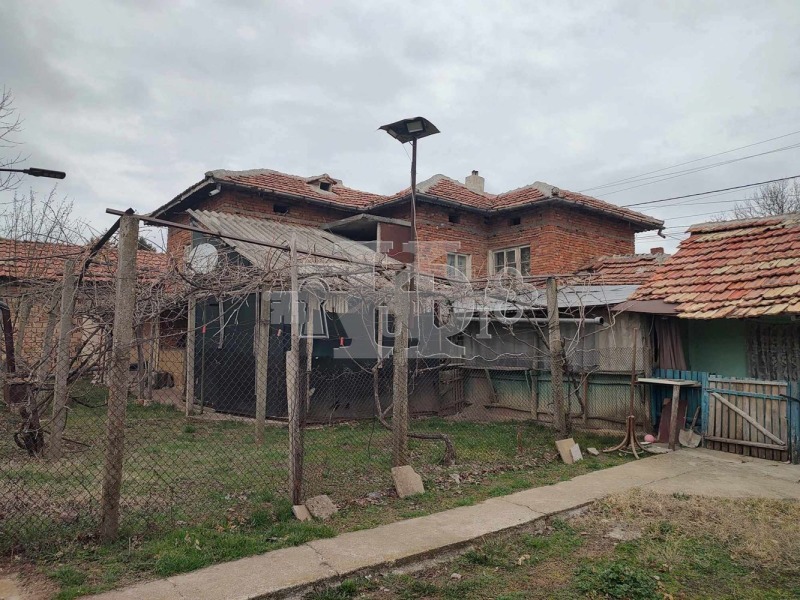 Продава КЪЩА в област Шумен, с. Тодор Икономово - 180 кв.м / 35 800 € » 70 018.71 лв., РУДИ КЕЙ ДОБРИЧ