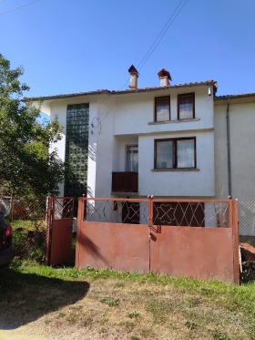Продажба на имоти в с. Хасовица, област Смолян - изображение 1 
