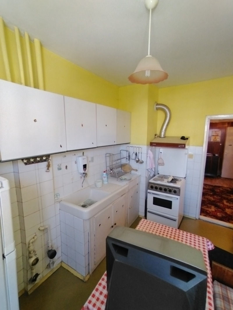 Продава 3-СТАЕН, гр. Шумен, Добруджански, снимка 2 - Апартаменти - 53247651