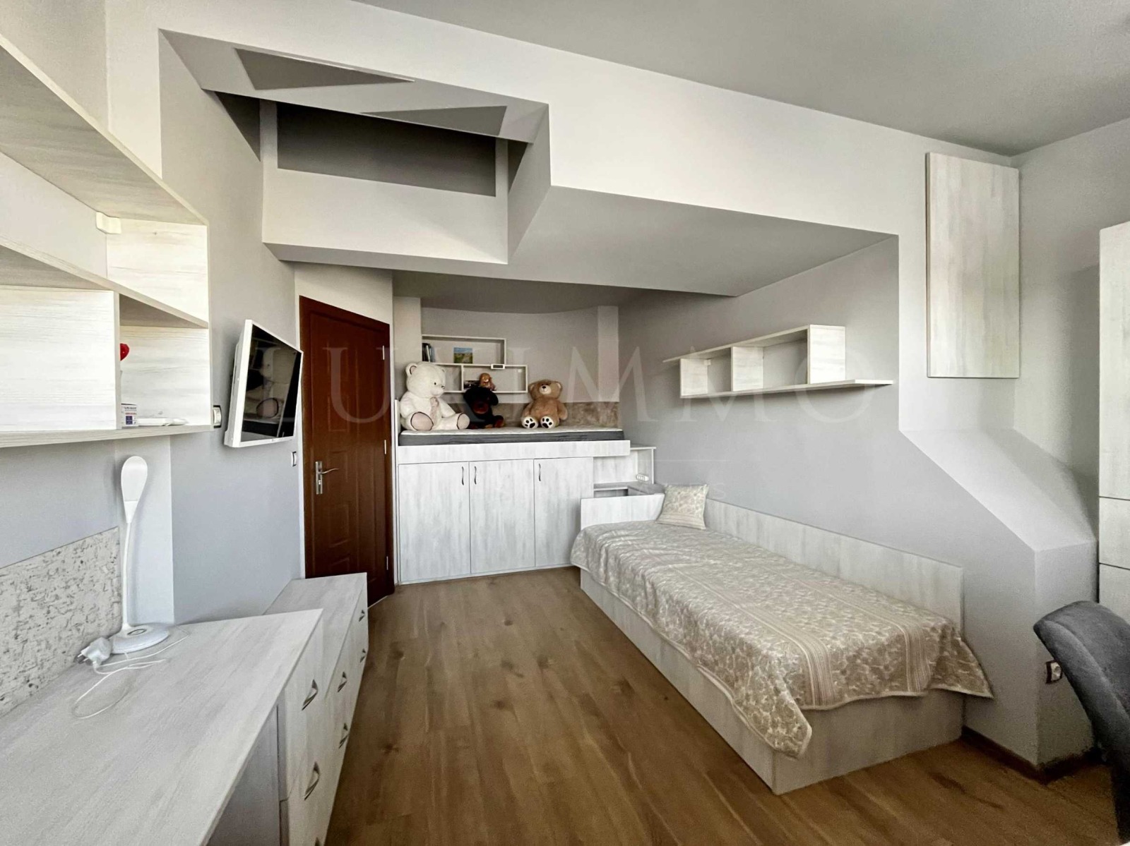 Продава МНОГОСТАЕН, гр. Бургас, Възраждане, снимка 13 - Апартаменти - 54069175