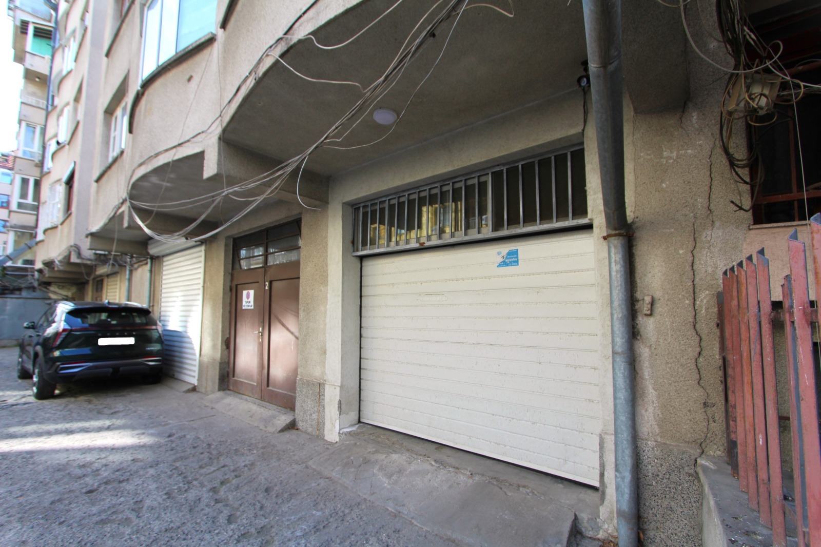 Продава ГАРАЖ, ПАРКОМЯСТО, гр. София, Оборище, снимка 4 - Гаражи и паркоместа - 55088183