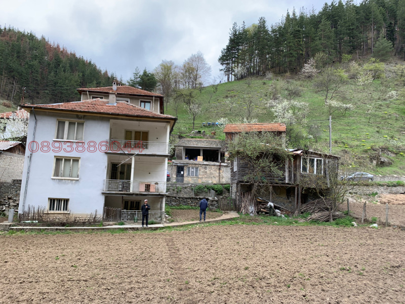 Продава КЪЩА в област Смолян, с. Лясково - 240 кв.м / 46 500 € » 90 946.10 лв.