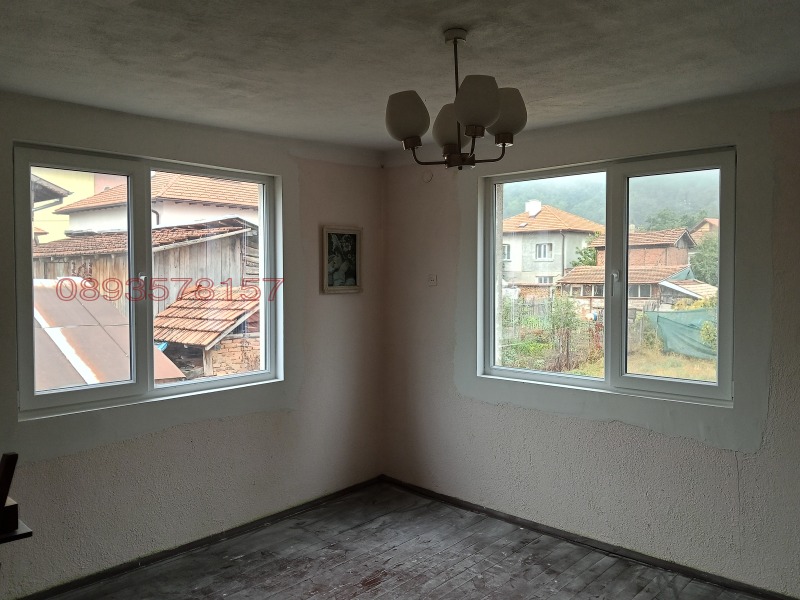 Продава КЪЩА, с. Радуил, област София област, снимка 8 - Къщи - 52784389