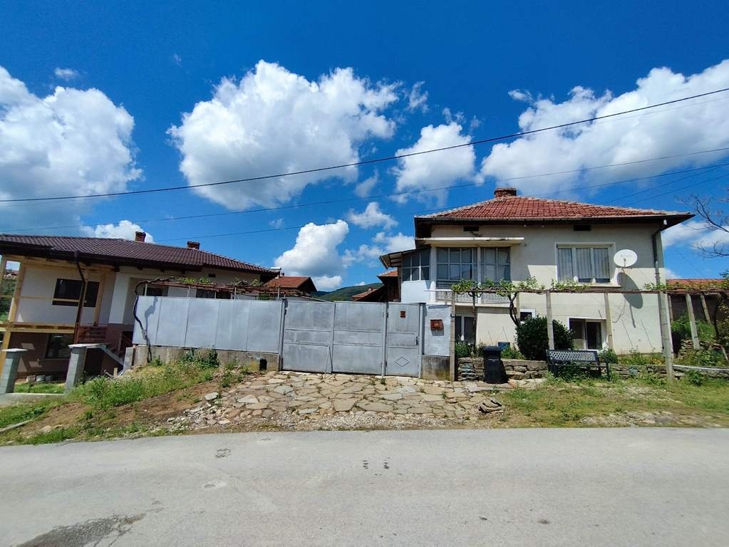 Продава КЪЩА, с. Борима, област Ловеч, снимка 2 - Къщи - 55228816