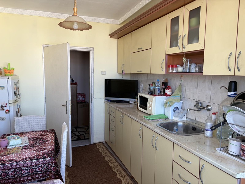 Продава 2-СТАЕН в град Шумен, Болницата - 69 кв.м / 107 000 € » 209 273.81 лв., АДРЕС НЕДВИЖИМИ ИМОТИ - КАНТОРА ШУМЕН