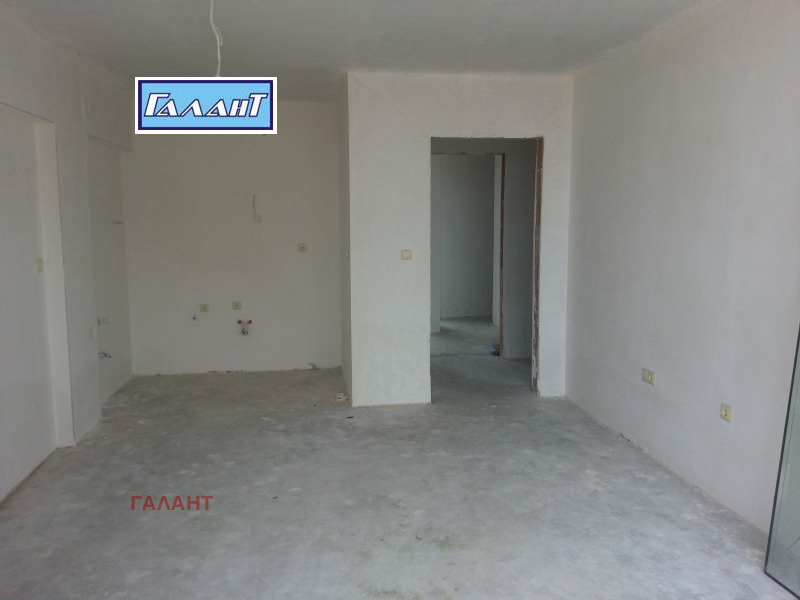 Продава 2-СТАЕН, гр. Варна, Базар Левски