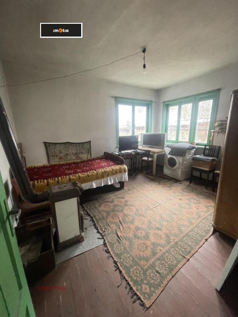 Продава КЪЩА, с. Добродан, област Ловеч, снимка 8 - Къщи - 53429630