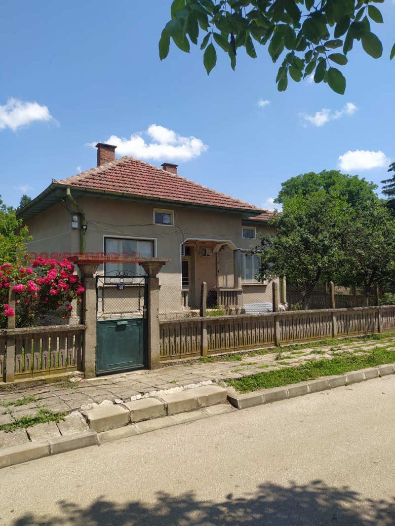 Продава КЪЩА, гр. Монтана, Кошарник, снимка 2 - Къщи - 53261317