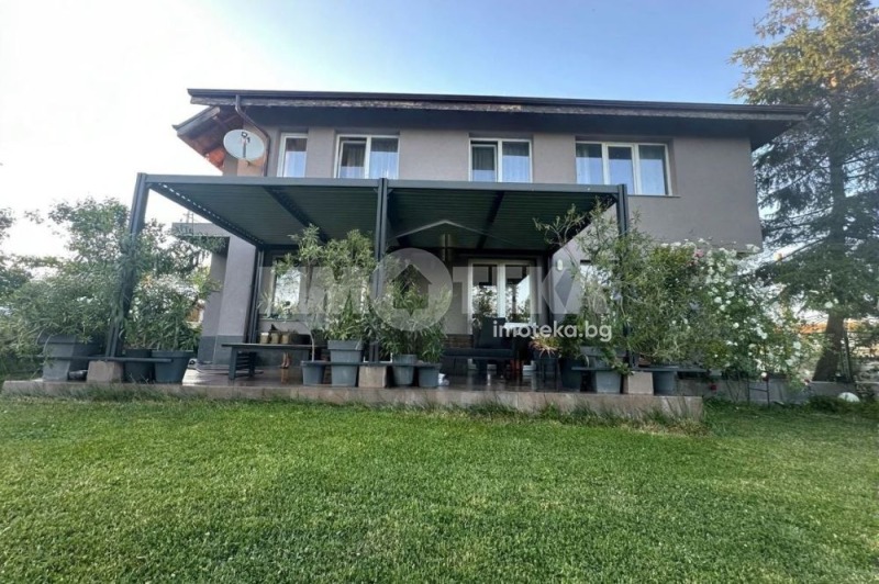Продава КЪЩА в област Варна, с. Климентово - 250 кв.м / 370 000 € » 723 657.10 лв., ИМОТЕКА
