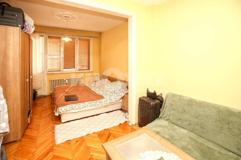 Продава  2-стаен, град София, Център •  225 000 EUR • ID 26626374 — holmes.bg - [1] 