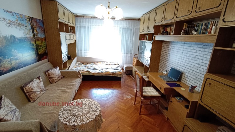 Продаја  2 спаваће собе Русе , Вазраждане , 80 м2 | 48558627 - слика [2]