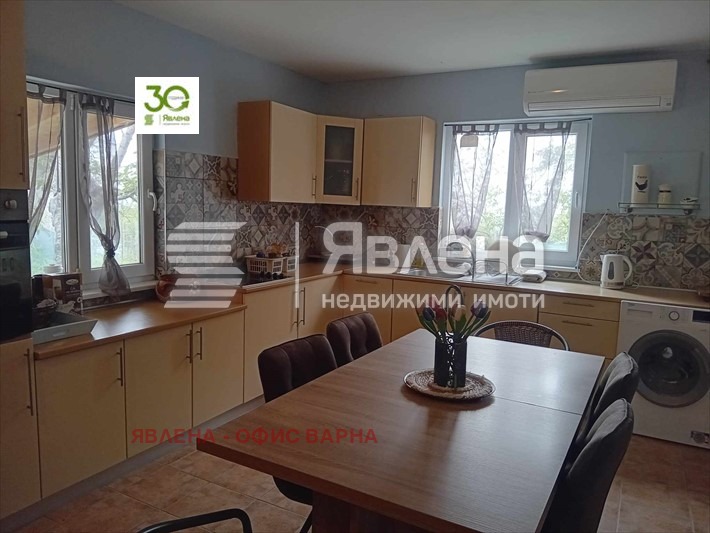 Продава КЪЩА, с. Аврен, област Варна, снимка 3 - Къщи - 47697931