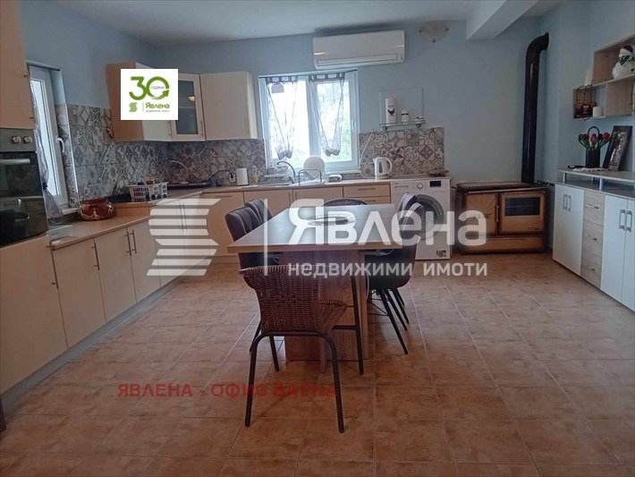 Продава КЪЩА, с. Аврен, област Варна, снимка 1 - Къщи - 47697931