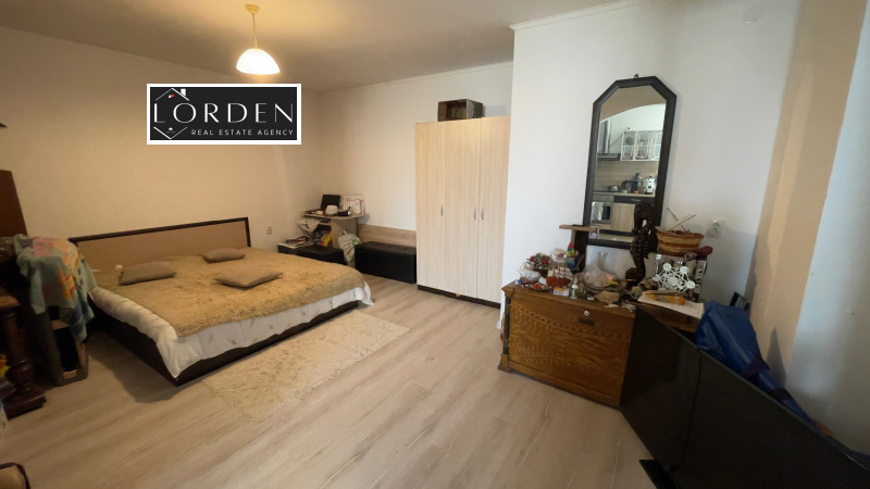 Продава 3-СТАЕН в област Пазарджик, с. Звъничево - 87 кв.м / 90 000 € » 176 024.70 лв., ЛОРДЕН